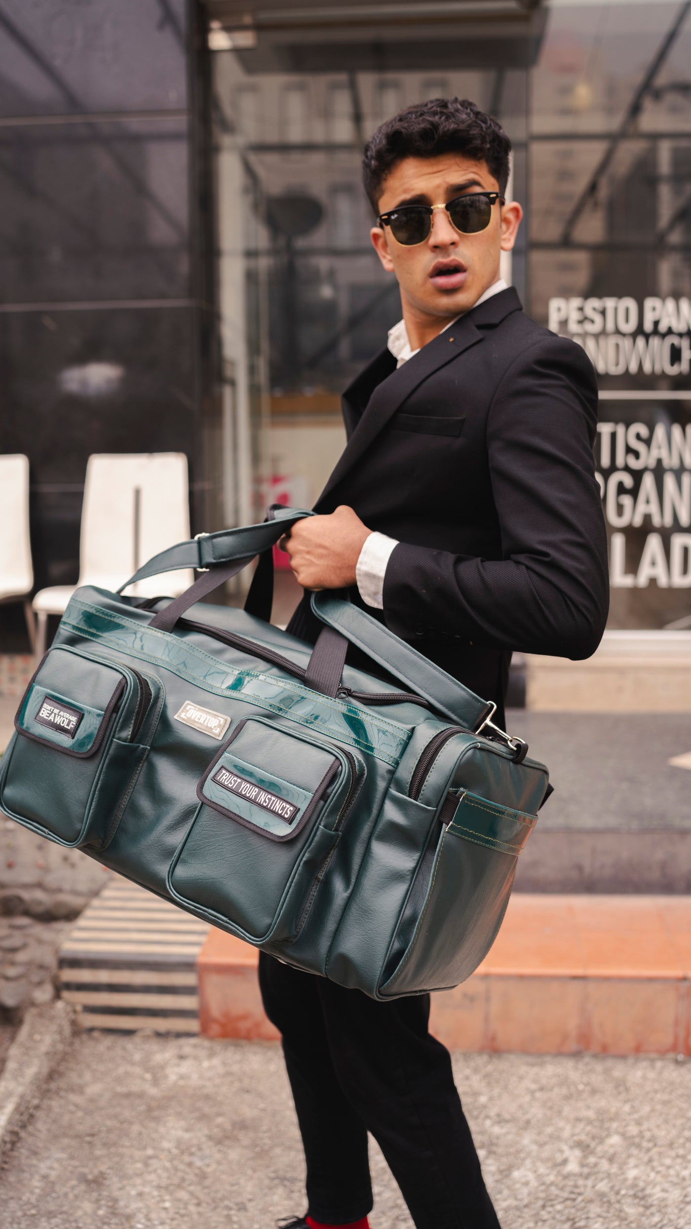 DARK GREEN UNRIVALLED 40L DUFFLE BAG //