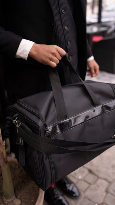 BLACK UNRIVALLED 40L DUFFLE BAG