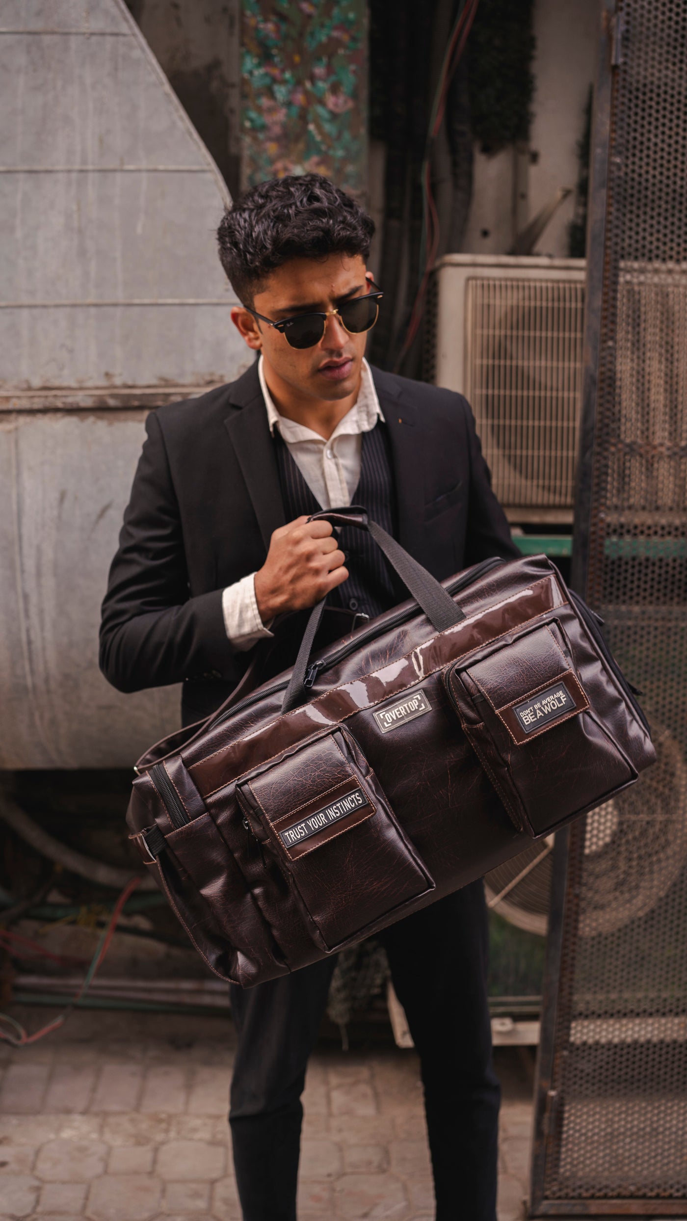 UNRIVALLED DARK TEXTURED BROWN 40L DUFFLE BAG