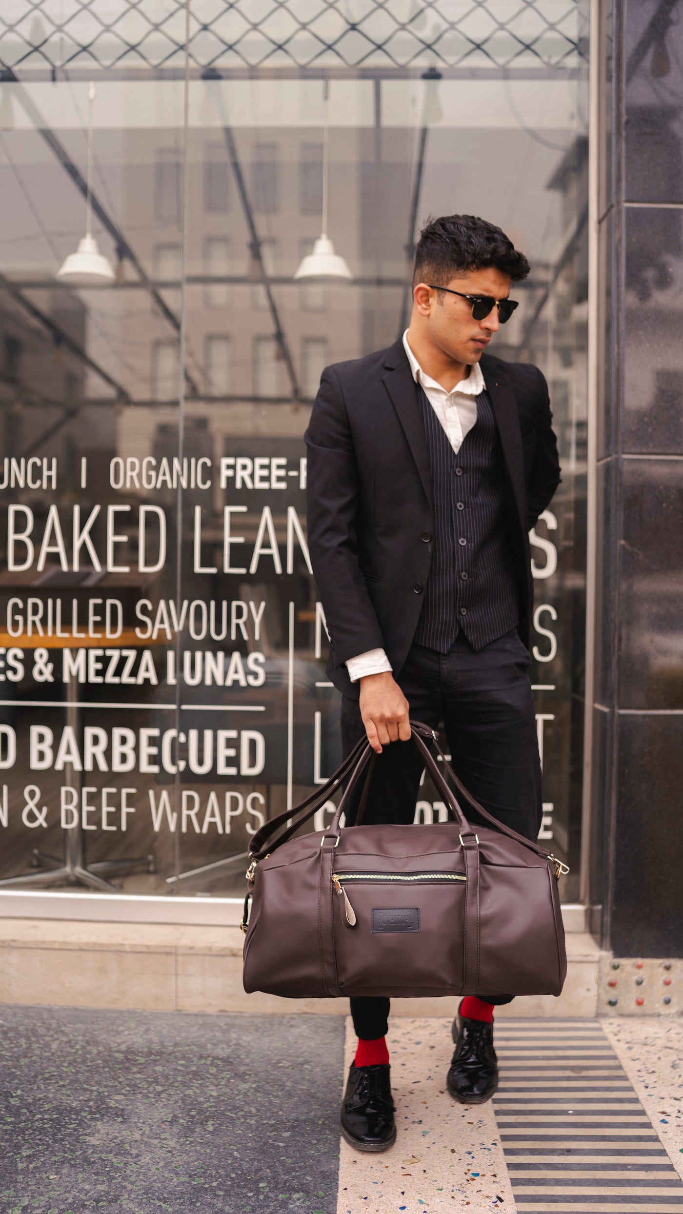 Weekender Dark Textured Brown Leather 40L Duffle Bag //