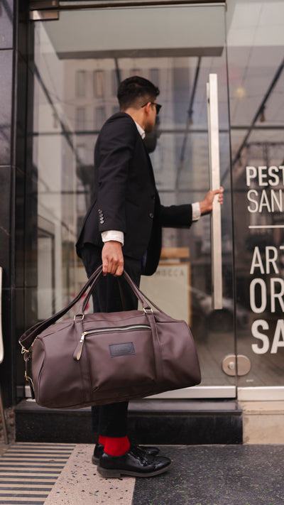 Weekender Dark Textured Brown Leather 40L Duffle Bag //