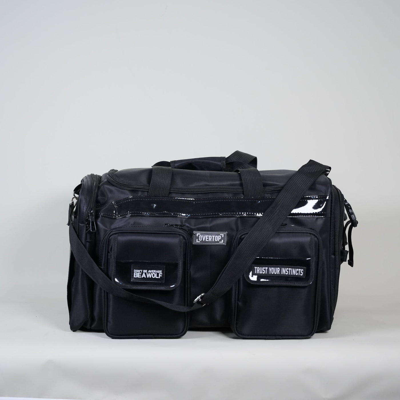 BLACK UNRIVALLED 40L DUFFLE BAG //