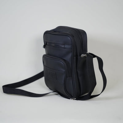 Side Sling Bag of Leather //