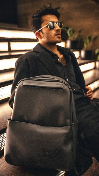 Sleek Leather Bag //