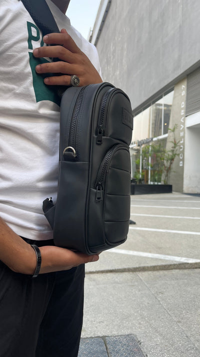 Cross Body Backpack Leather //