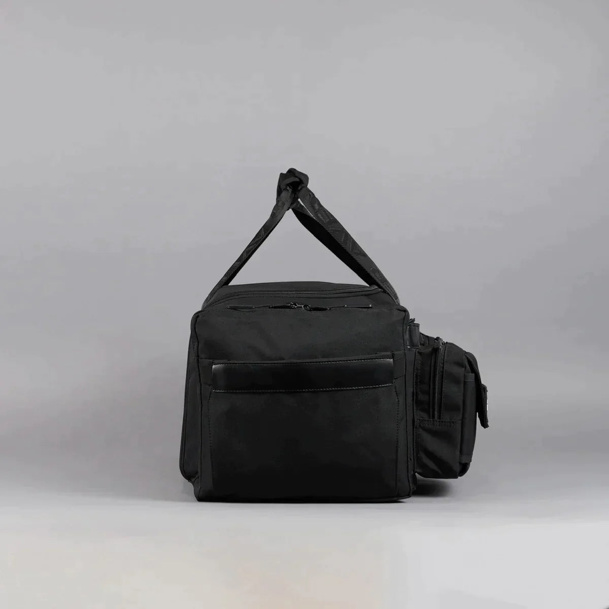 UNRIVALLED DUFFLE BAG 40 LITTER SPACE DESIGN