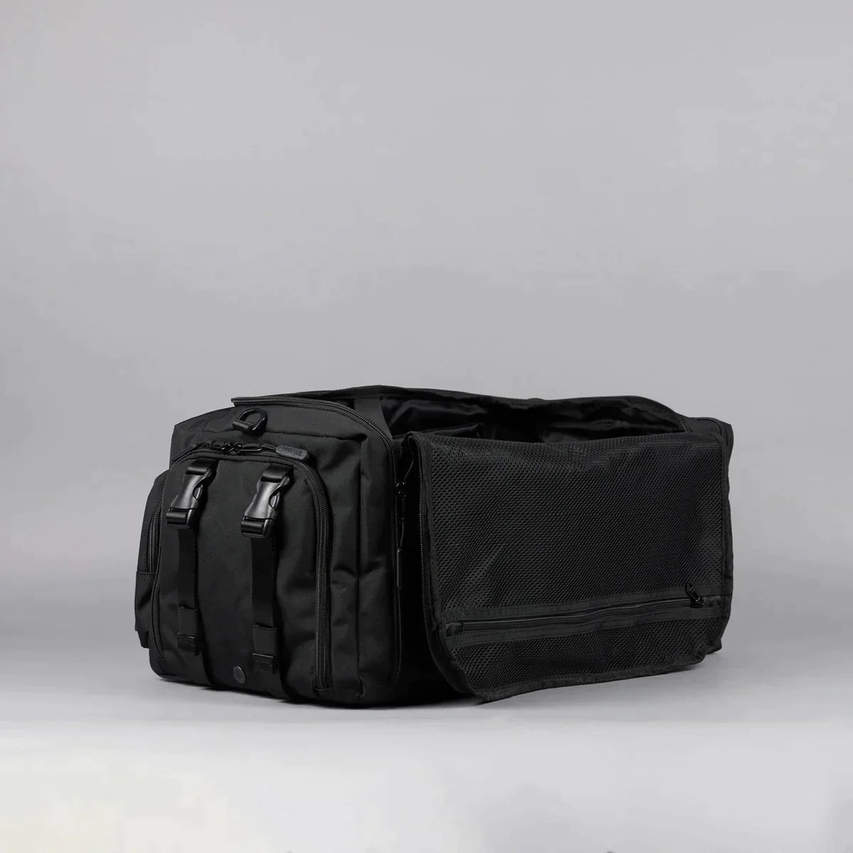 UNRIVALLED DUFFLE BAG 40 LITTER SPACE DESIGN //