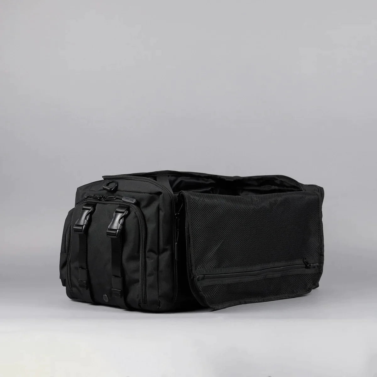 UNRIVALLED DUFFLE BAG 40 LITTER SPACE DESIGN