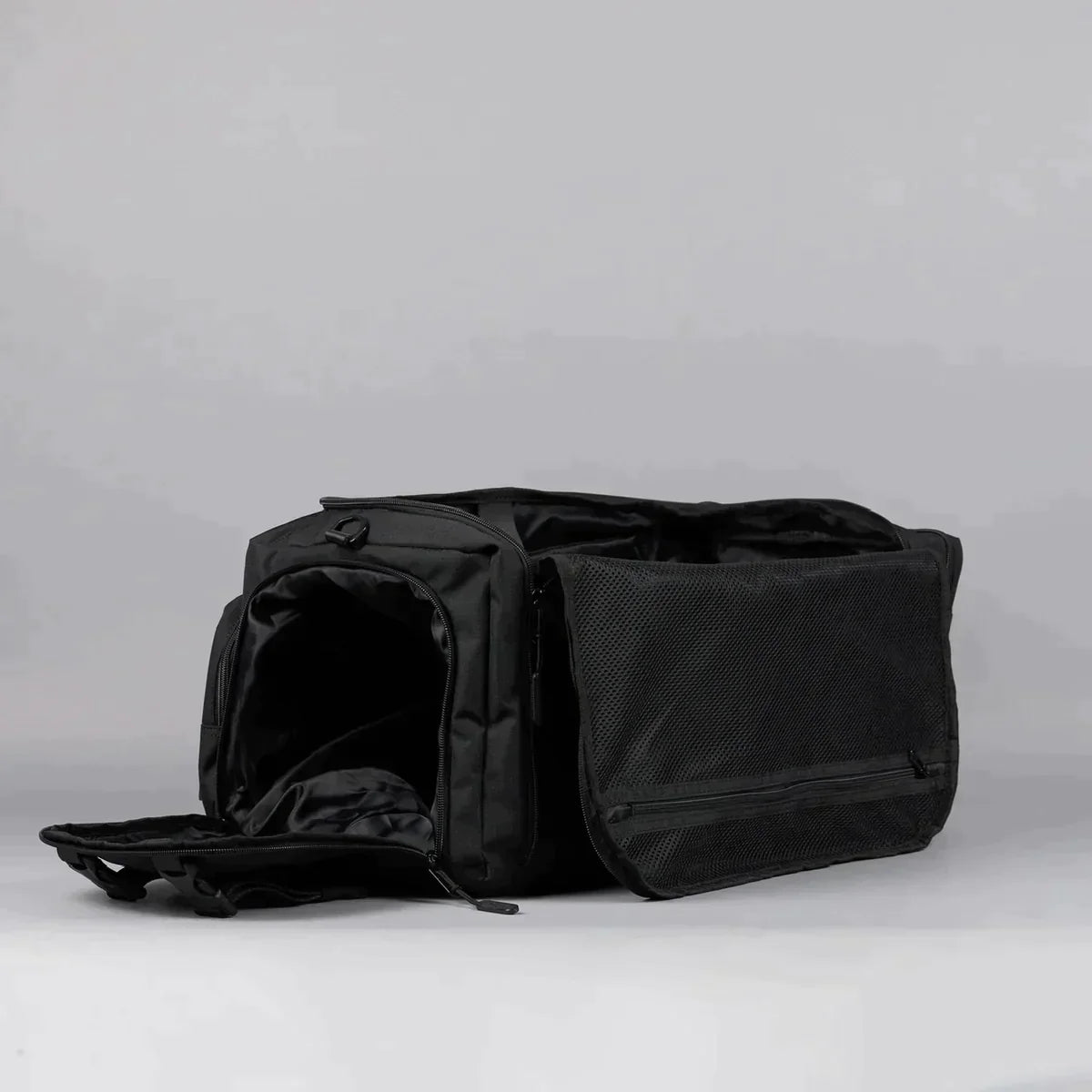 UNRIVALLED DUFFLE BAG 40 LITTER SPACE DESIGN