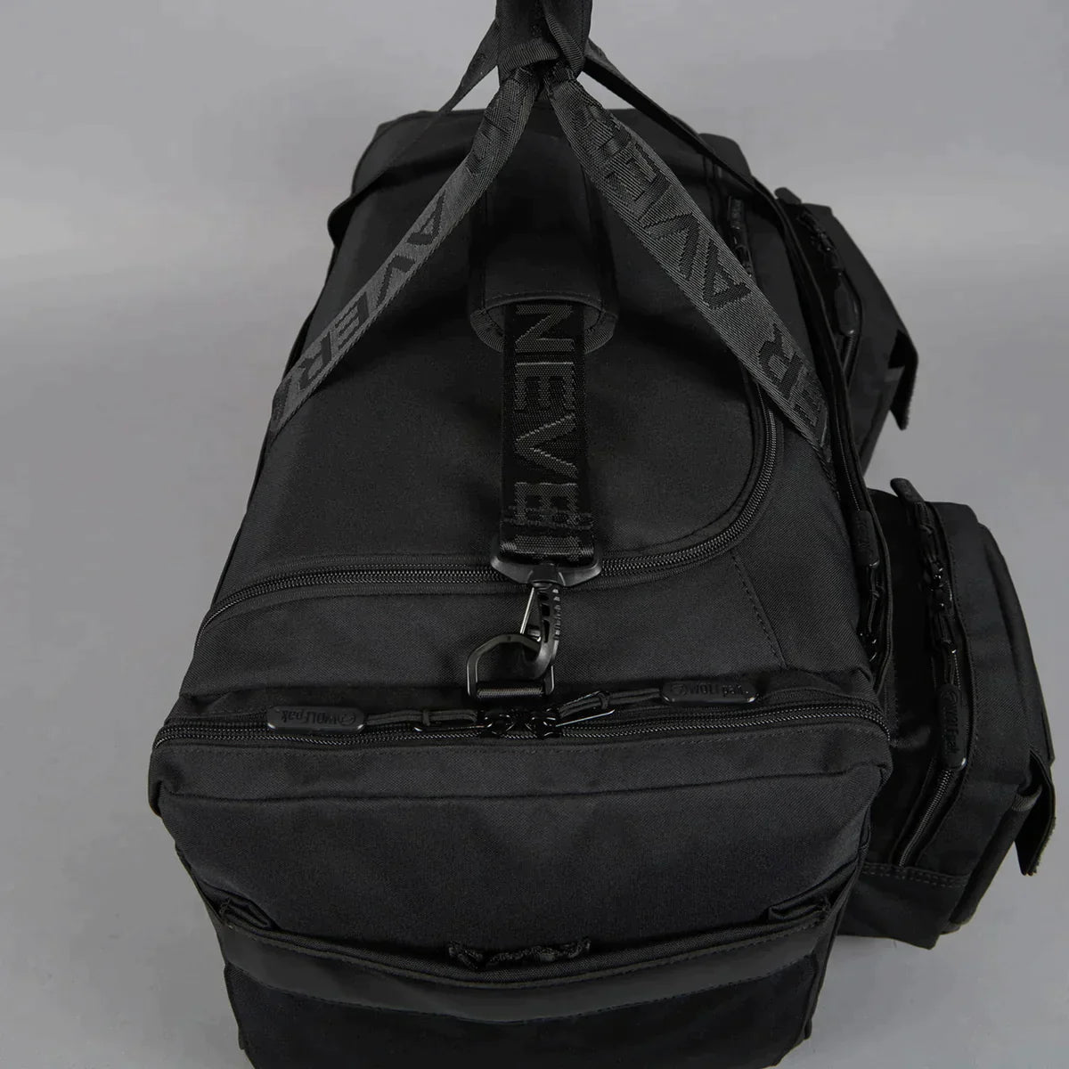 UNRIVALLED DUFFLE BAG 40 LITTER SPACE DESIGN