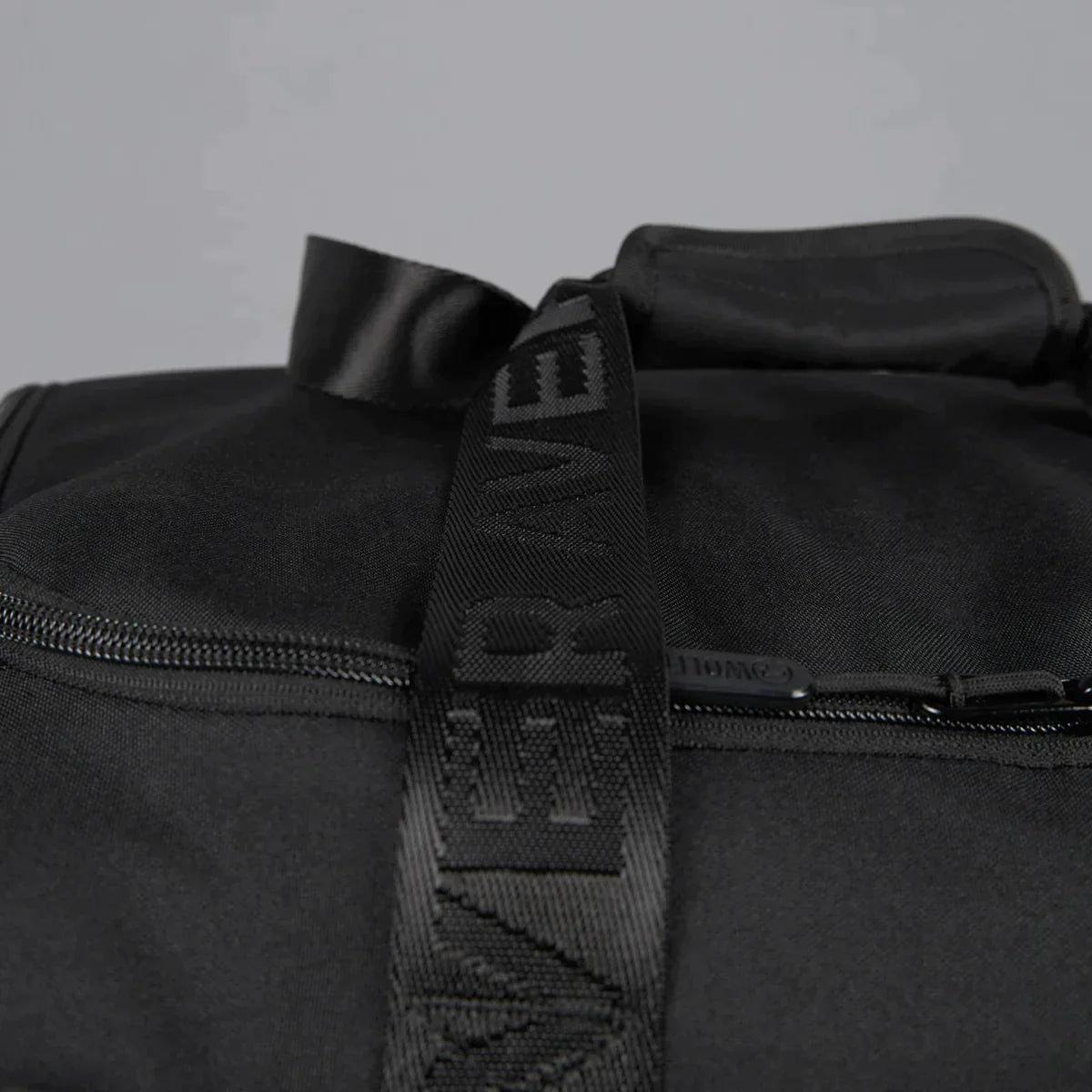 UNRIVALLED DUFFLE BAG 40 LITTER SPACE DESIGN //