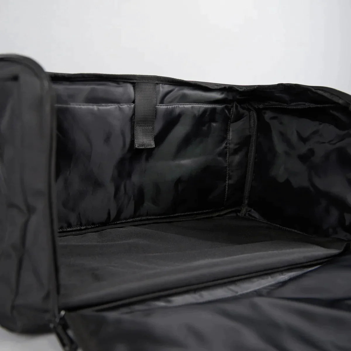 UNRIVALLED DUFFLE BAG 40 LITTER SPACE DESIGN //