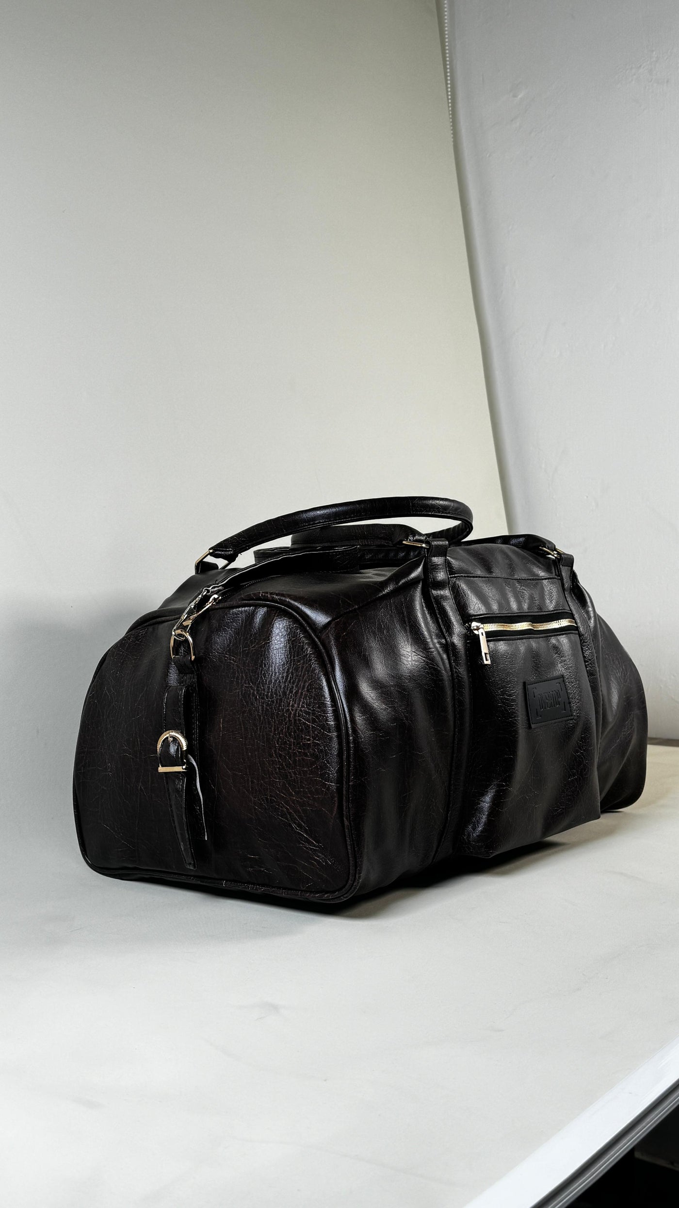 Weekender Dark Textured Brown Leather 40L Duffle Bag //