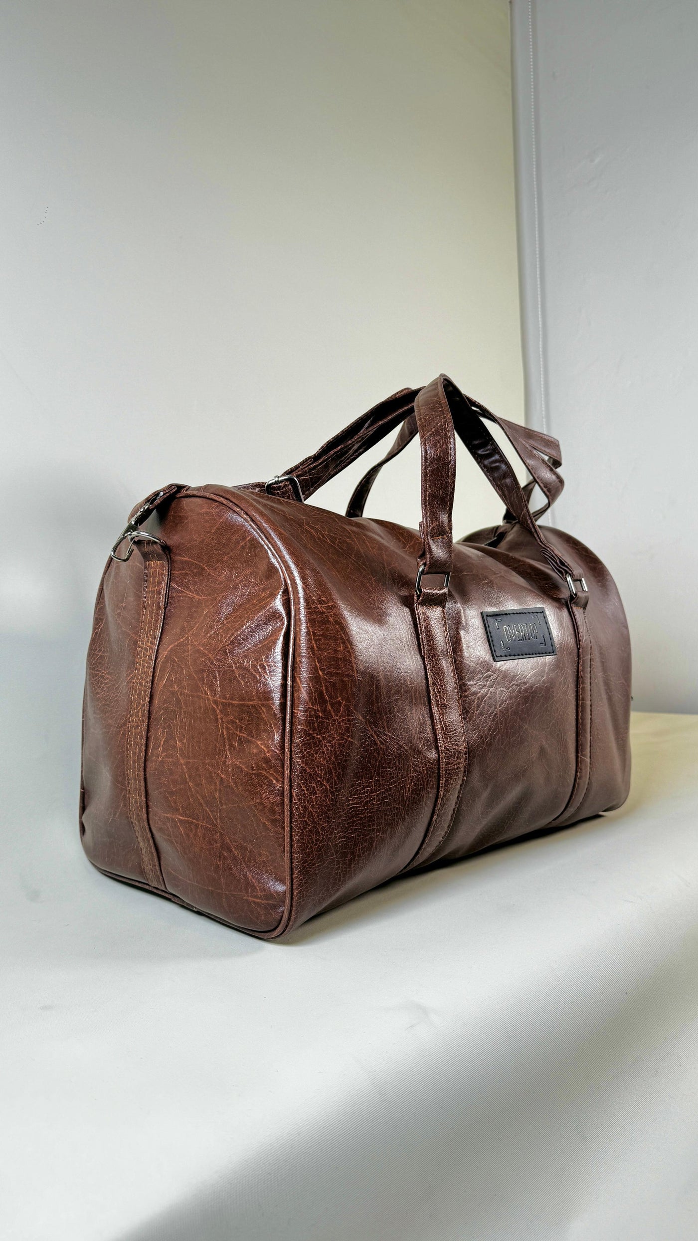 Textured Brown Leather 20L Duffle //