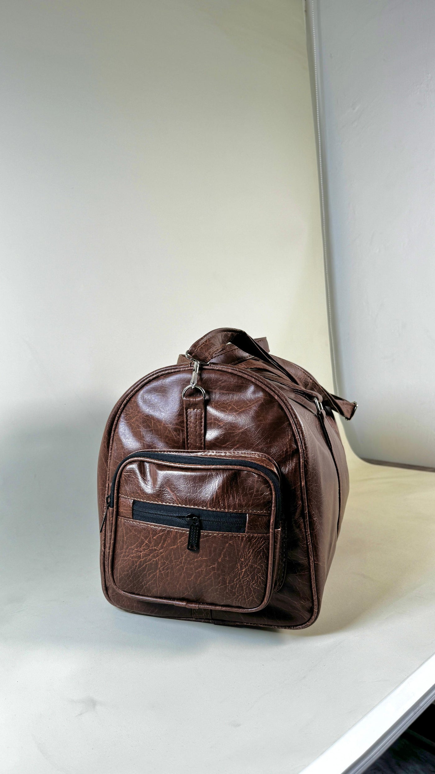 Textured Brown Leather 20L Duffle //