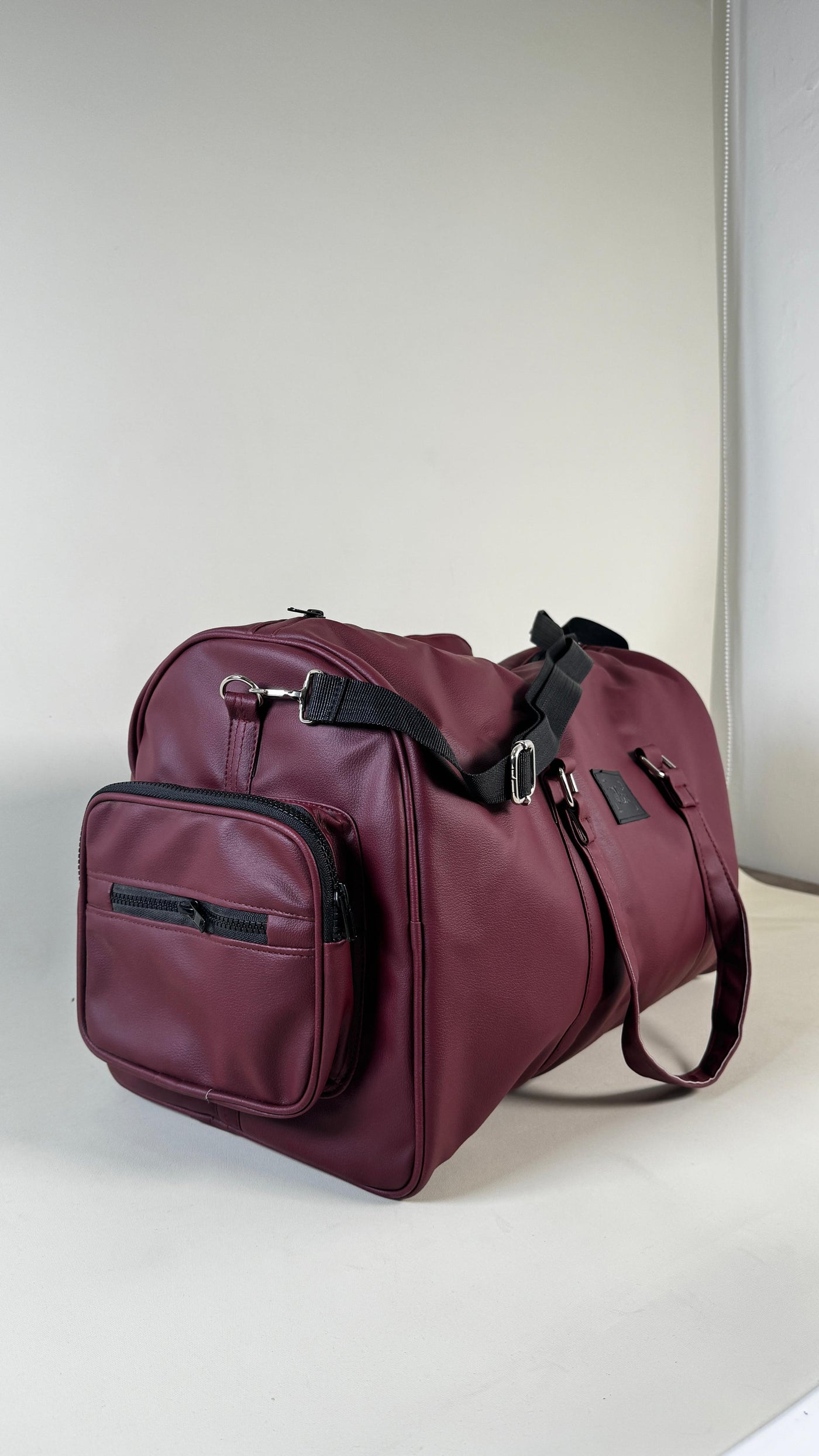 MAHOGANY DUFFLE BAG //