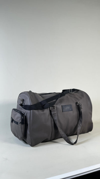 GREY BROWN DUFFLE BAG //