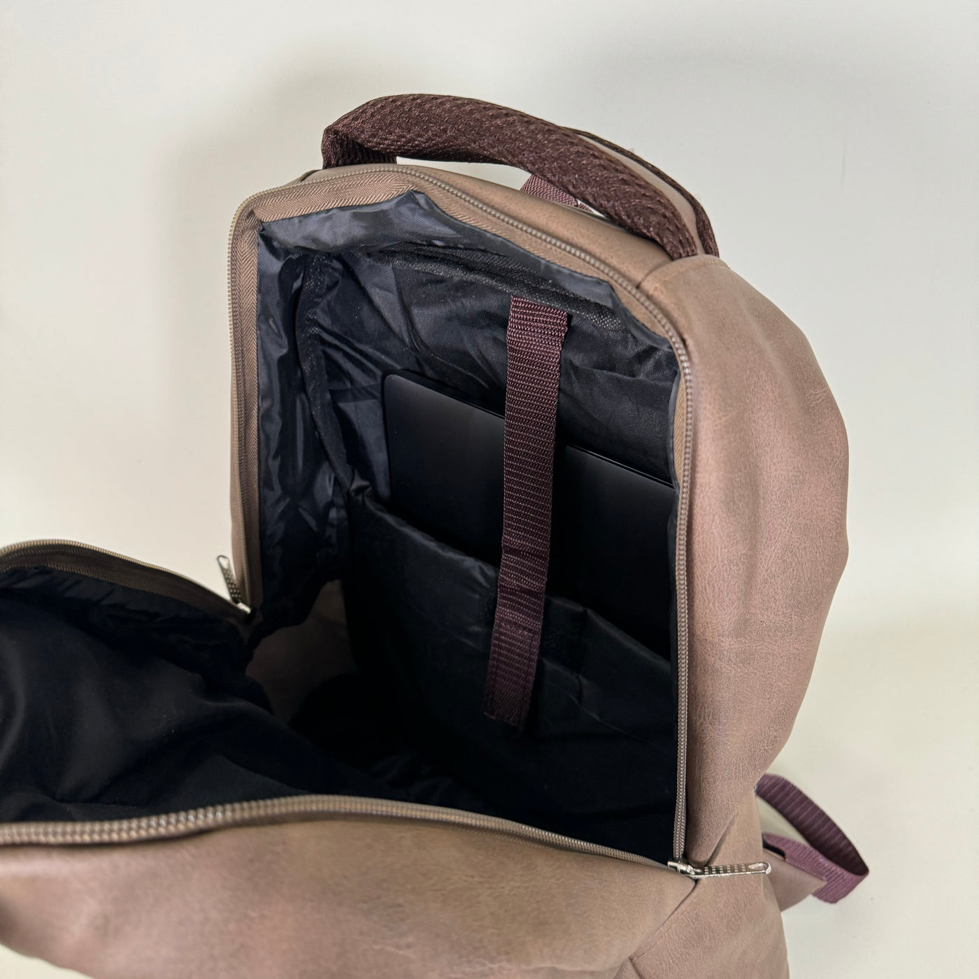 Grey Brown Sleek Leather Backpack //