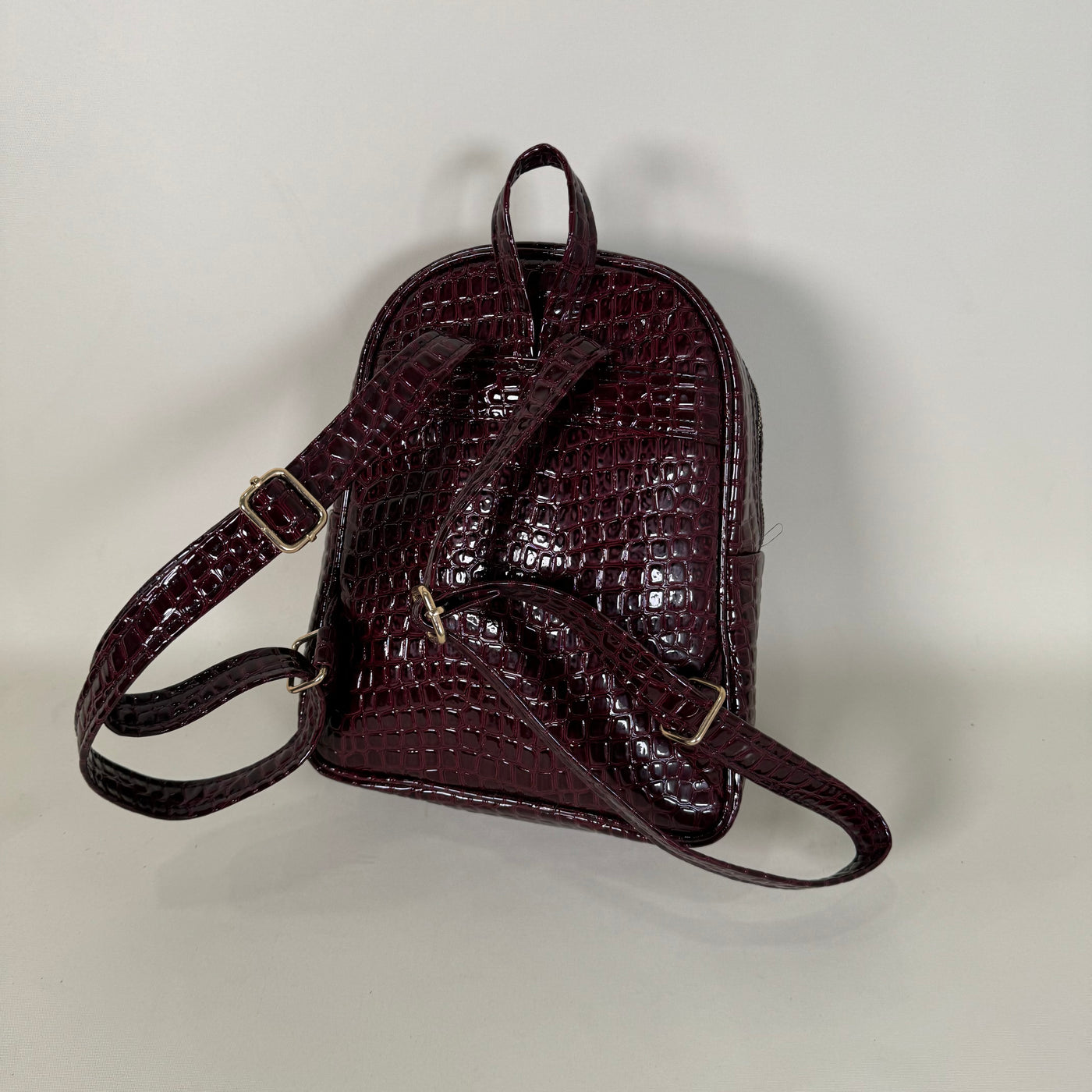 Mahogany Chic Snake Skin Leather Compact Backpack //