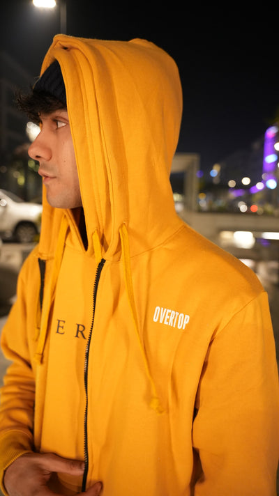 GOLD OVERTOP CAPTION GRAPHIC HOODIE -M