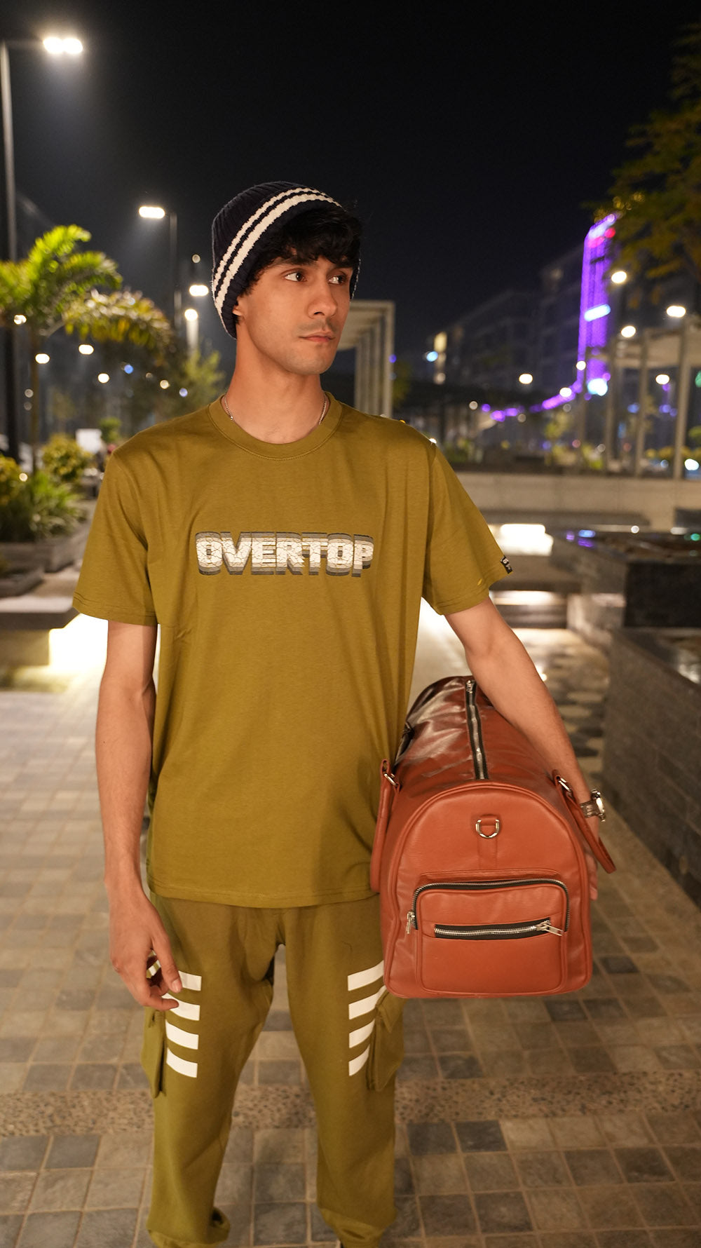 OLIVE OVERTOP GRAPHIC TEE -M