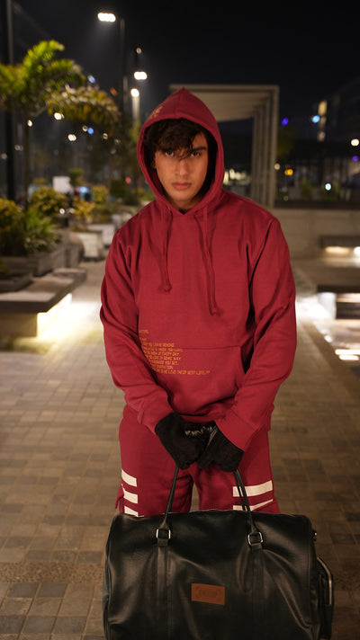 RED OVERTOP CAPTION GRAPHIC HOODIE -M