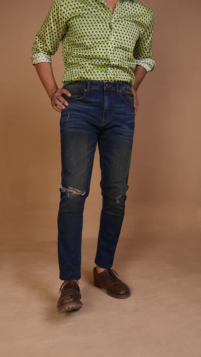 KNEE RIPPED JEANS-SLIM FIT