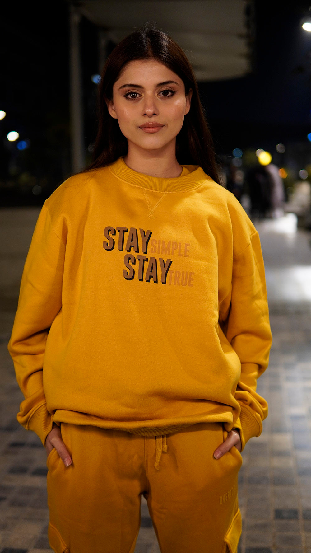 GOLD OVERTOP CAPTION PRINTED SWEATSHIRT -W