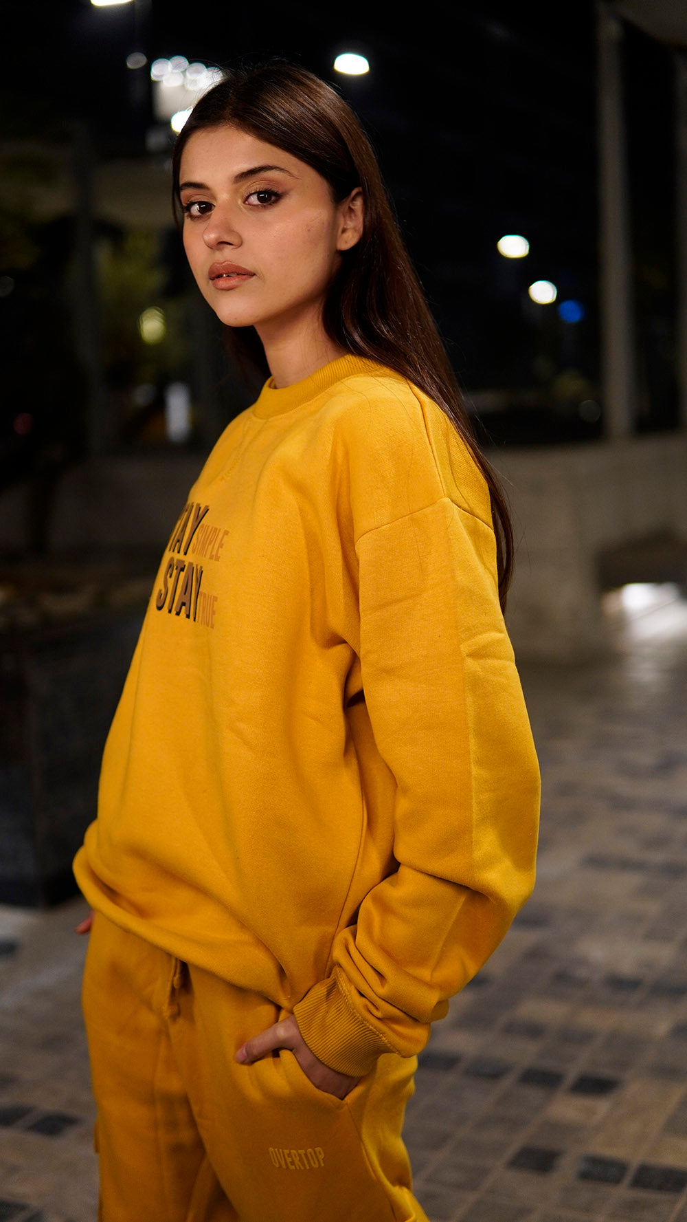 GOLD OVERTOP CAPTION PRINTED SWEATSHIRT -W