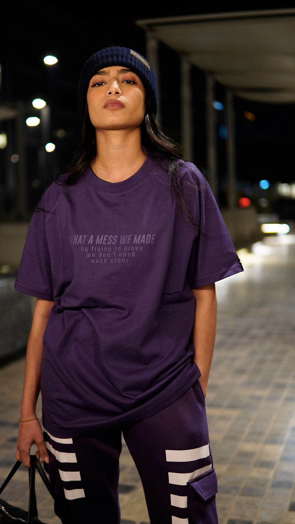 PURPLE OVERTOP CAPTION GRAPHIC TEE -W