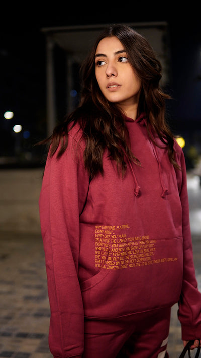 RED OVERTOP CAPTION GRAPHIC HOODIE -W