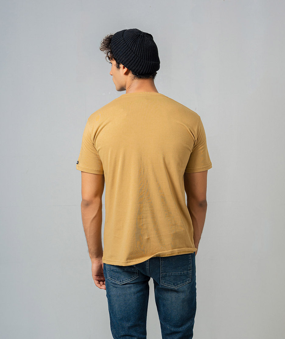 REGULAR FIT CHEST POCKET PRINTED TEE