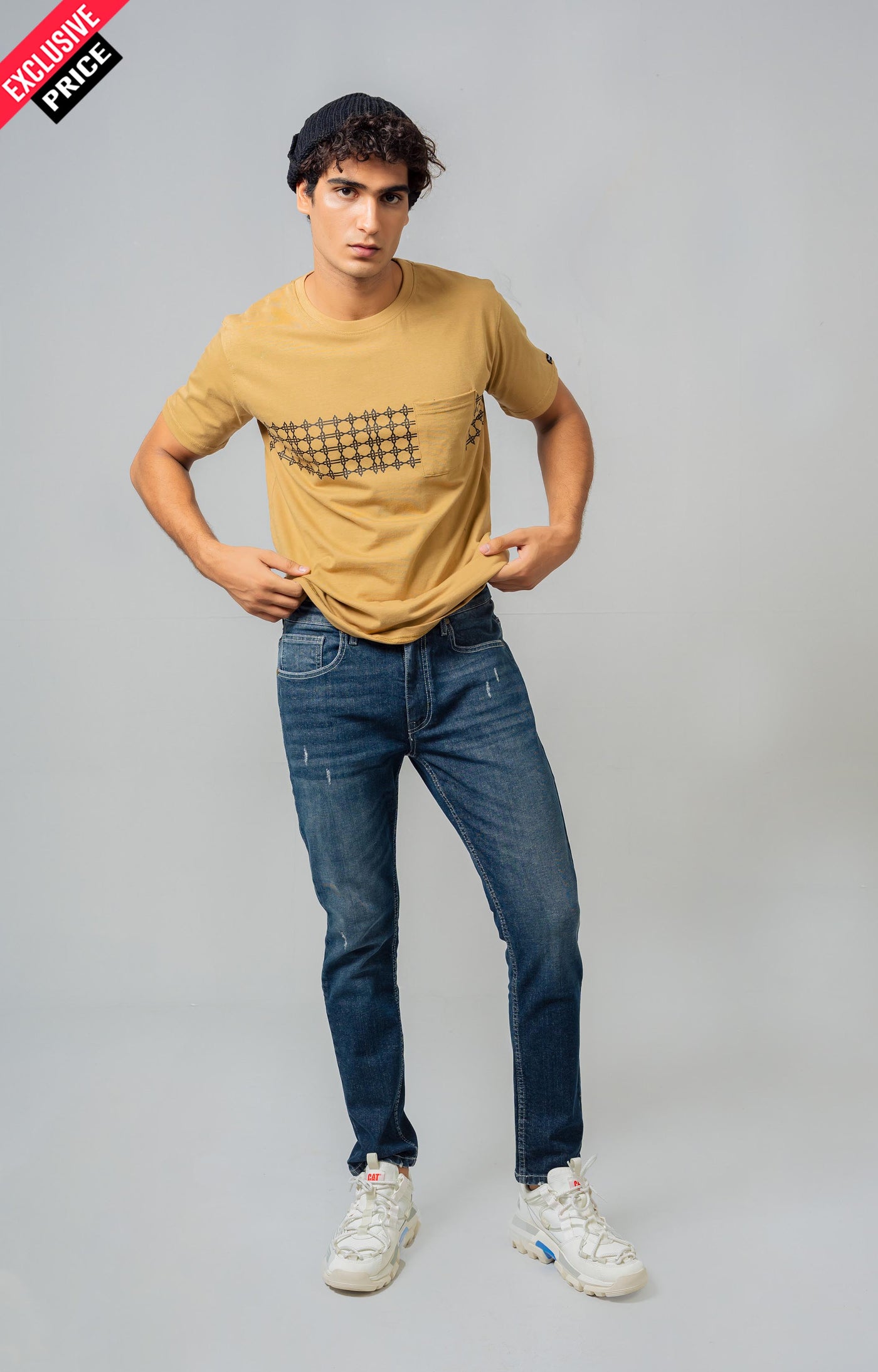 REGULAR FIT CHEST POCKET PRINTED TEE